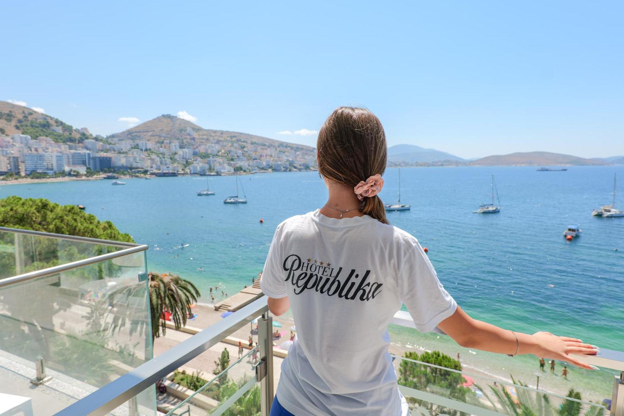 Republika Hotel Sarandë Exterior foto
